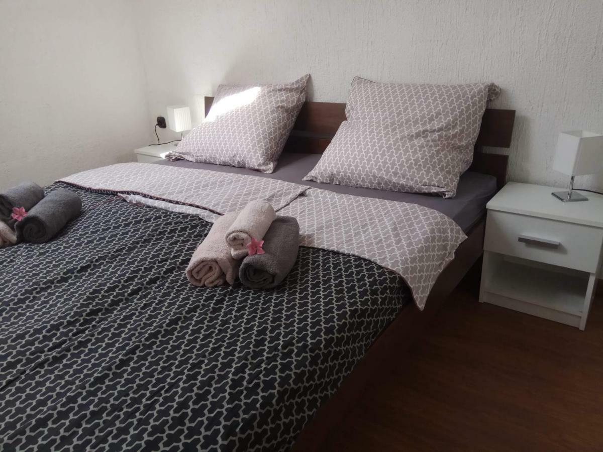 Apartman Slava Tisno Exterior photo