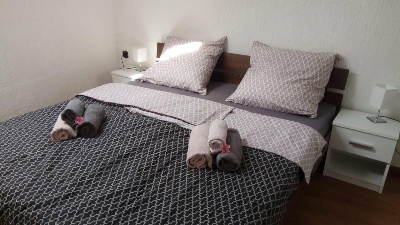 Apartman Slava Tisno Exterior photo
