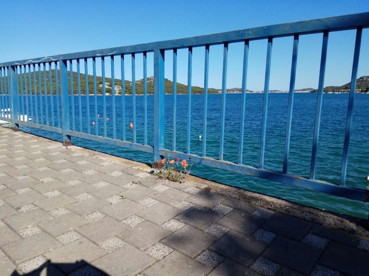 Apartman Slava Tisno Exterior photo