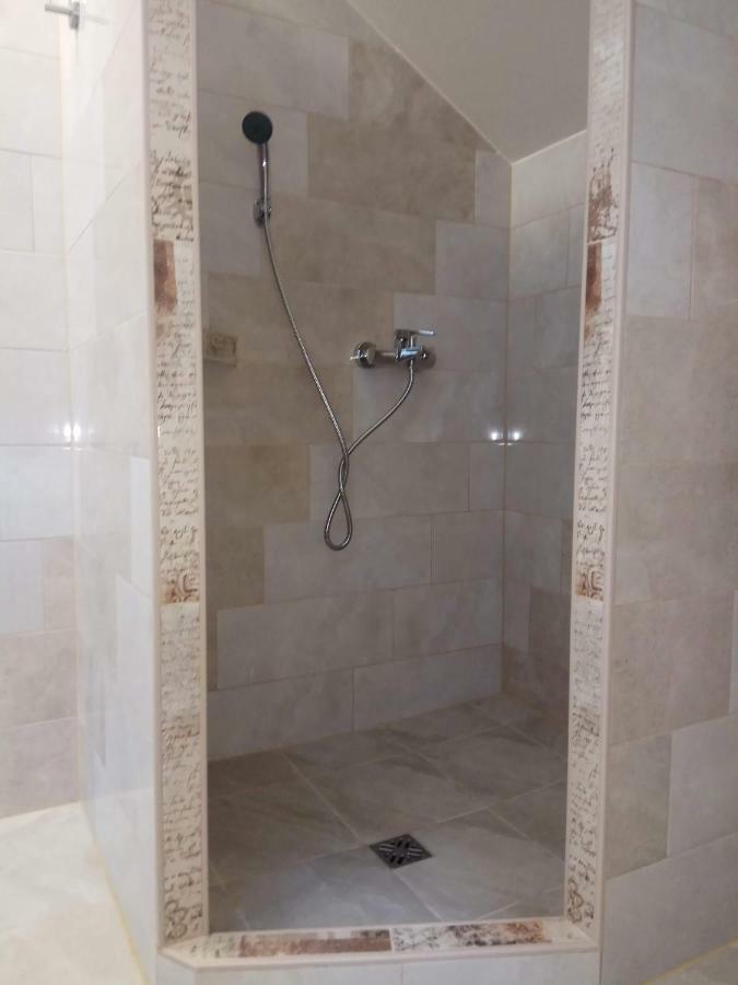 Apartman Slava Tisno Exterior photo