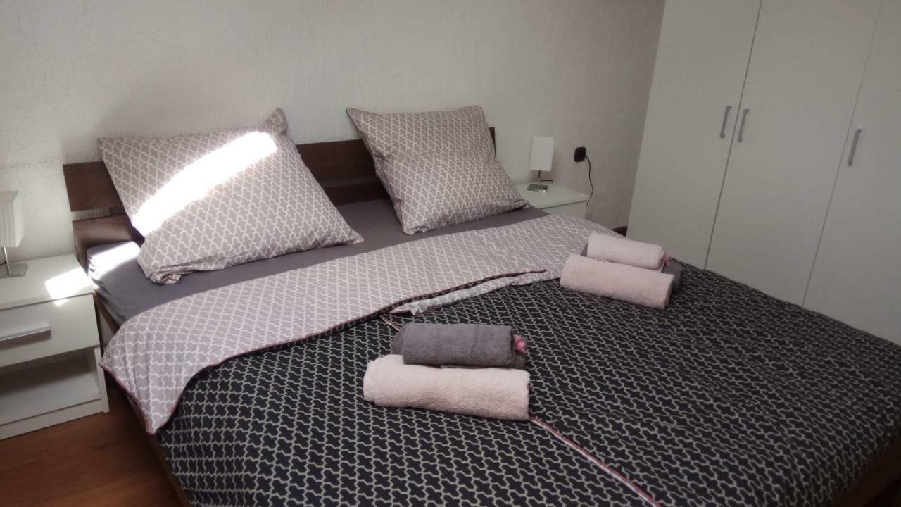 Apartman Slava Tisno Exterior photo