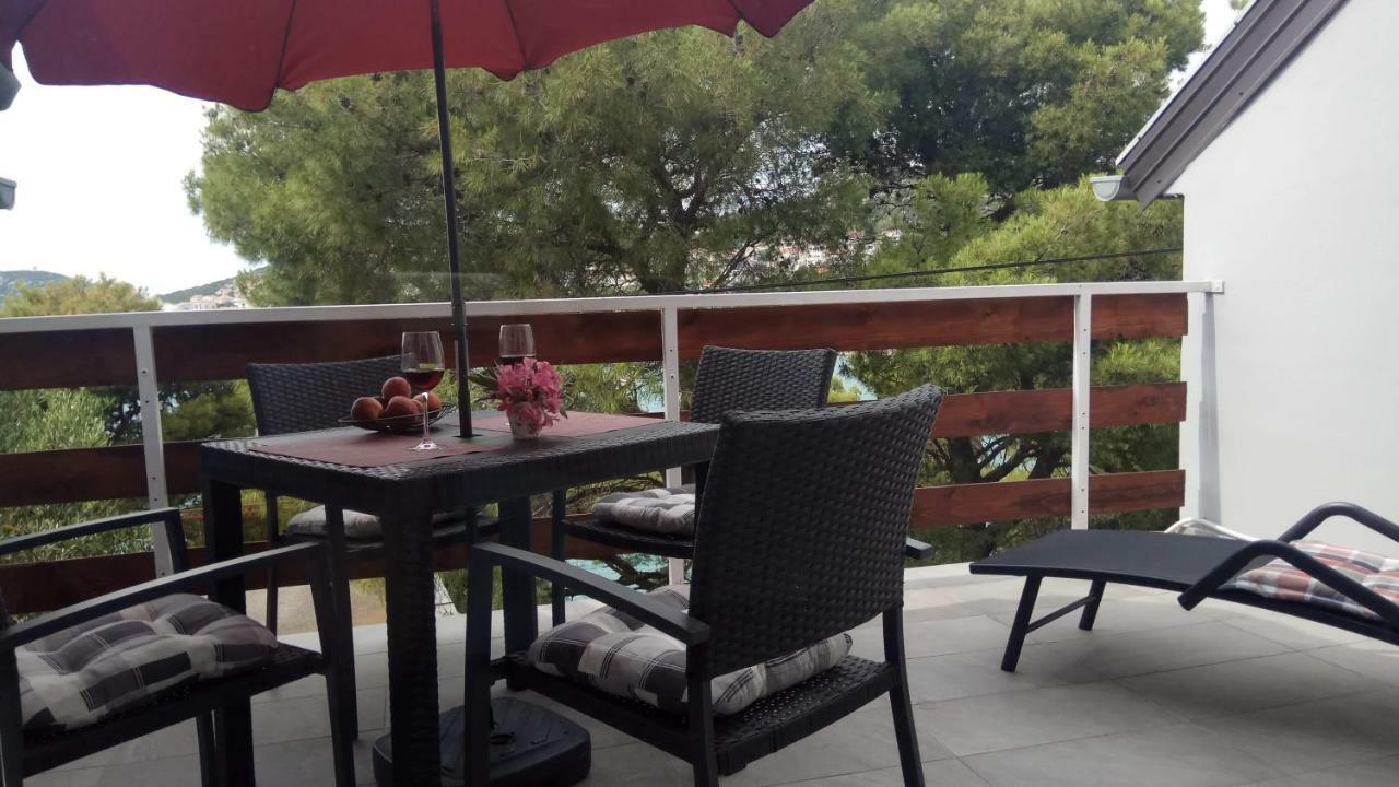 Apartman Slava Tisno Exterior photo