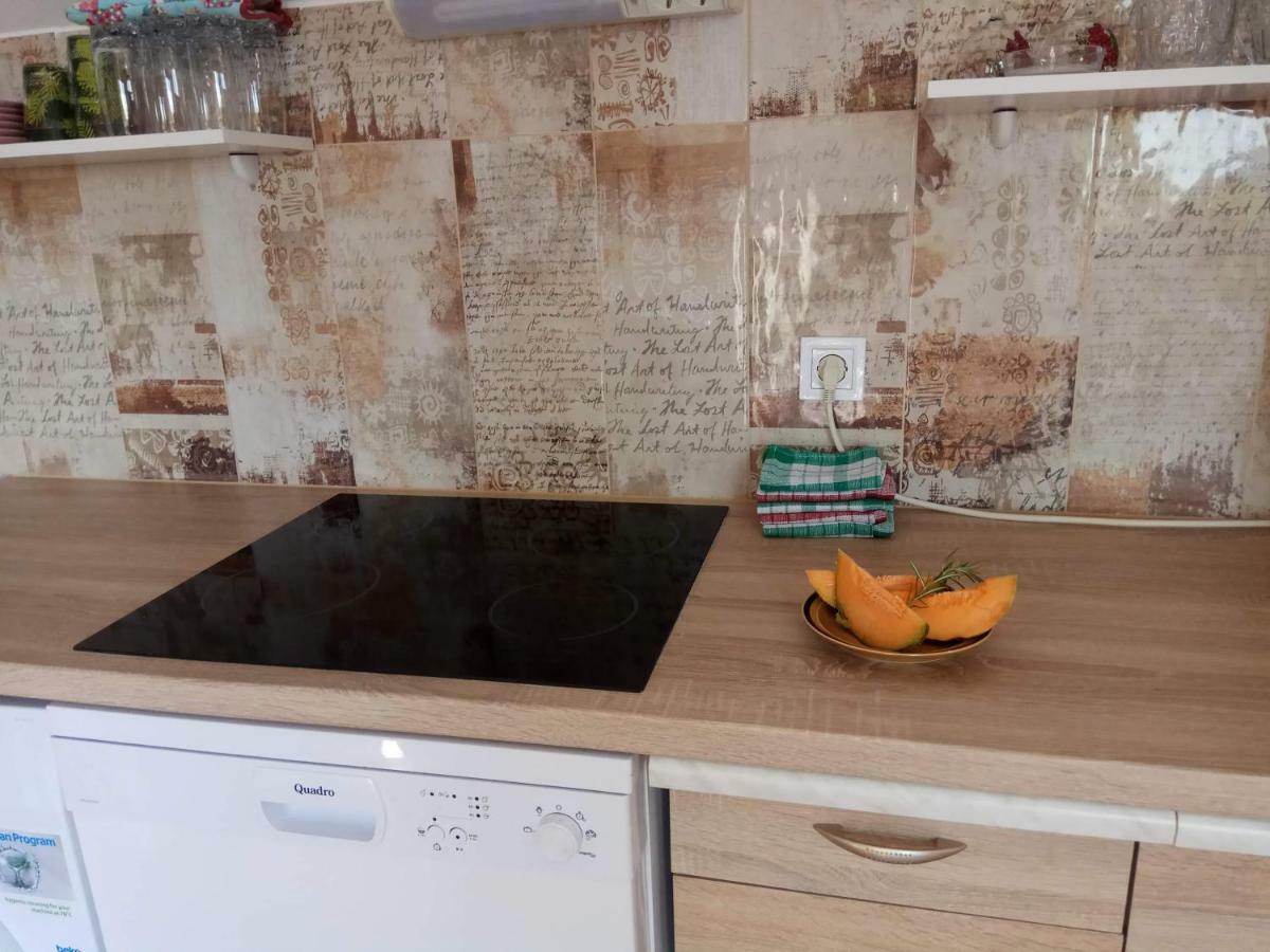 Apartman Slava Tisno Exterior photo