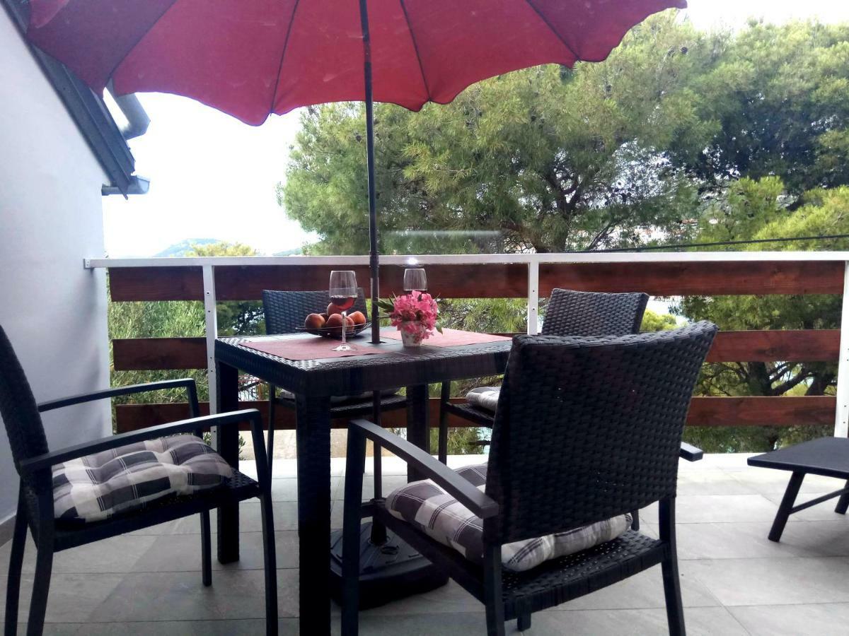Apartman Slava Tisno Exterior photo